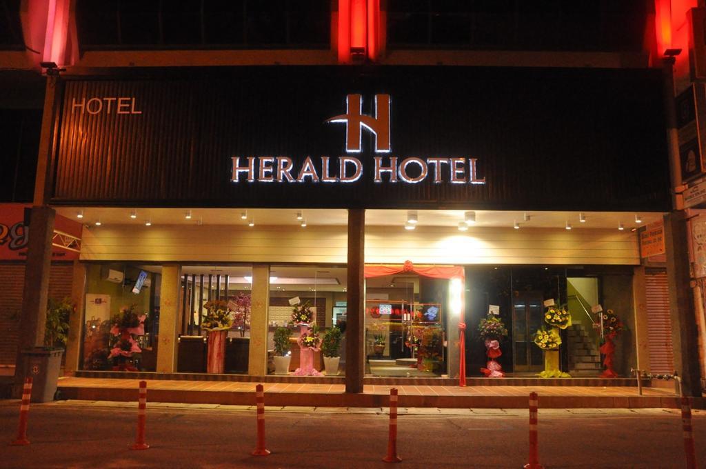 Herald Hotel Malacca ภายนอก รูปภาพ