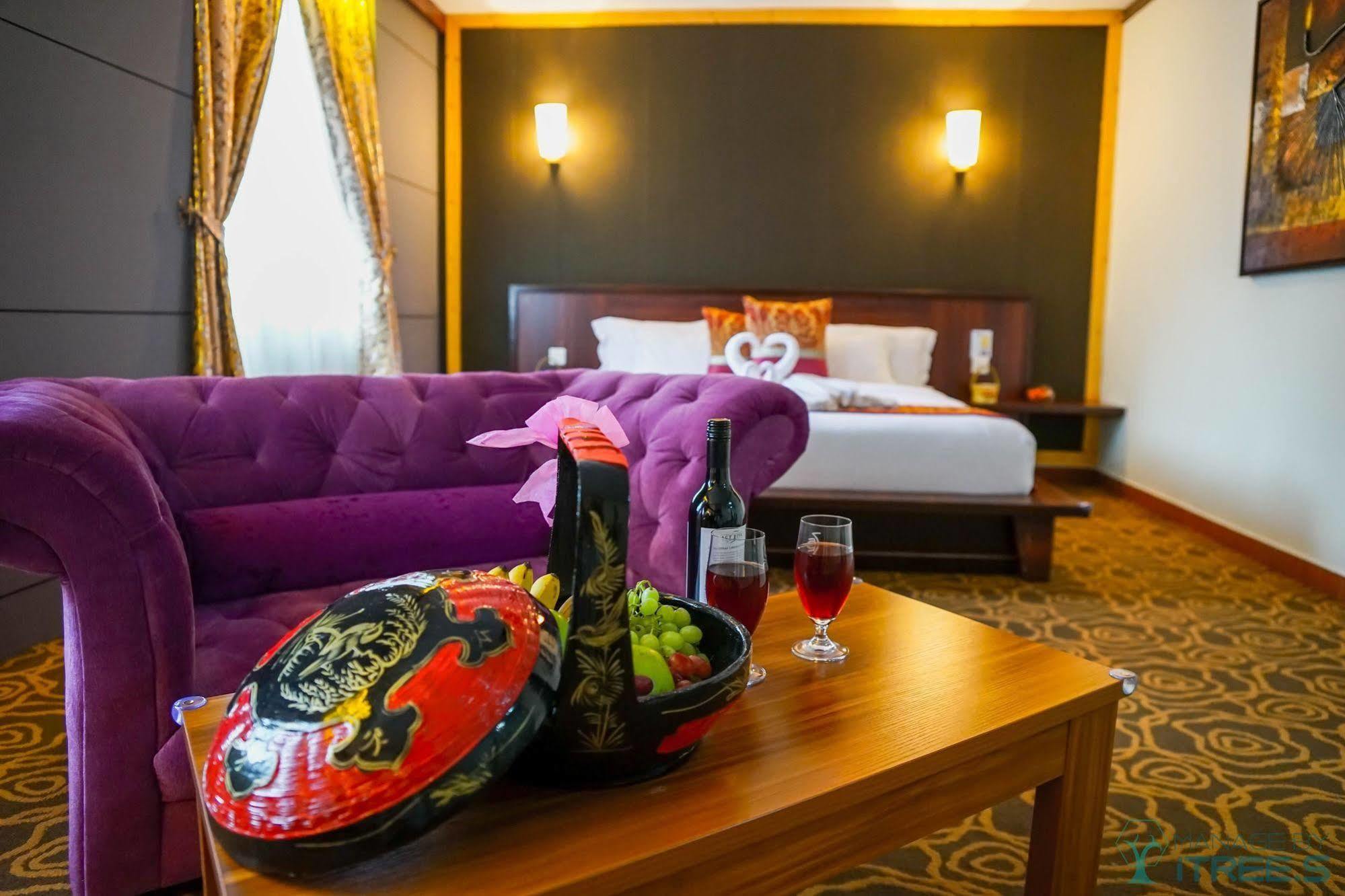Herald Hotel Malacca ภายนอก รูปภาพ